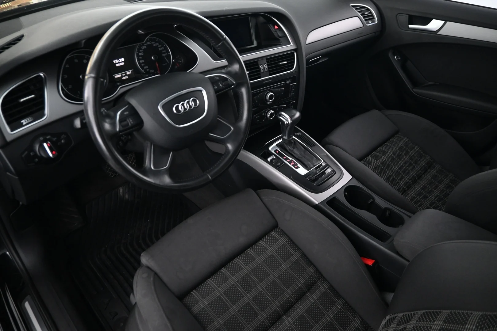 Car Image - 3LcsJviM5yddLIoJbDtEsc