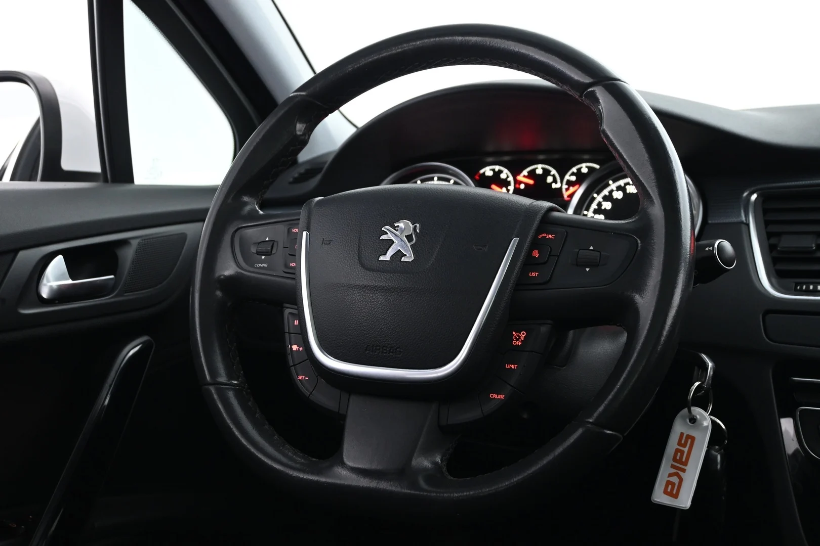 Car Image - 1ShlTeww3I33yliTcIYpXF