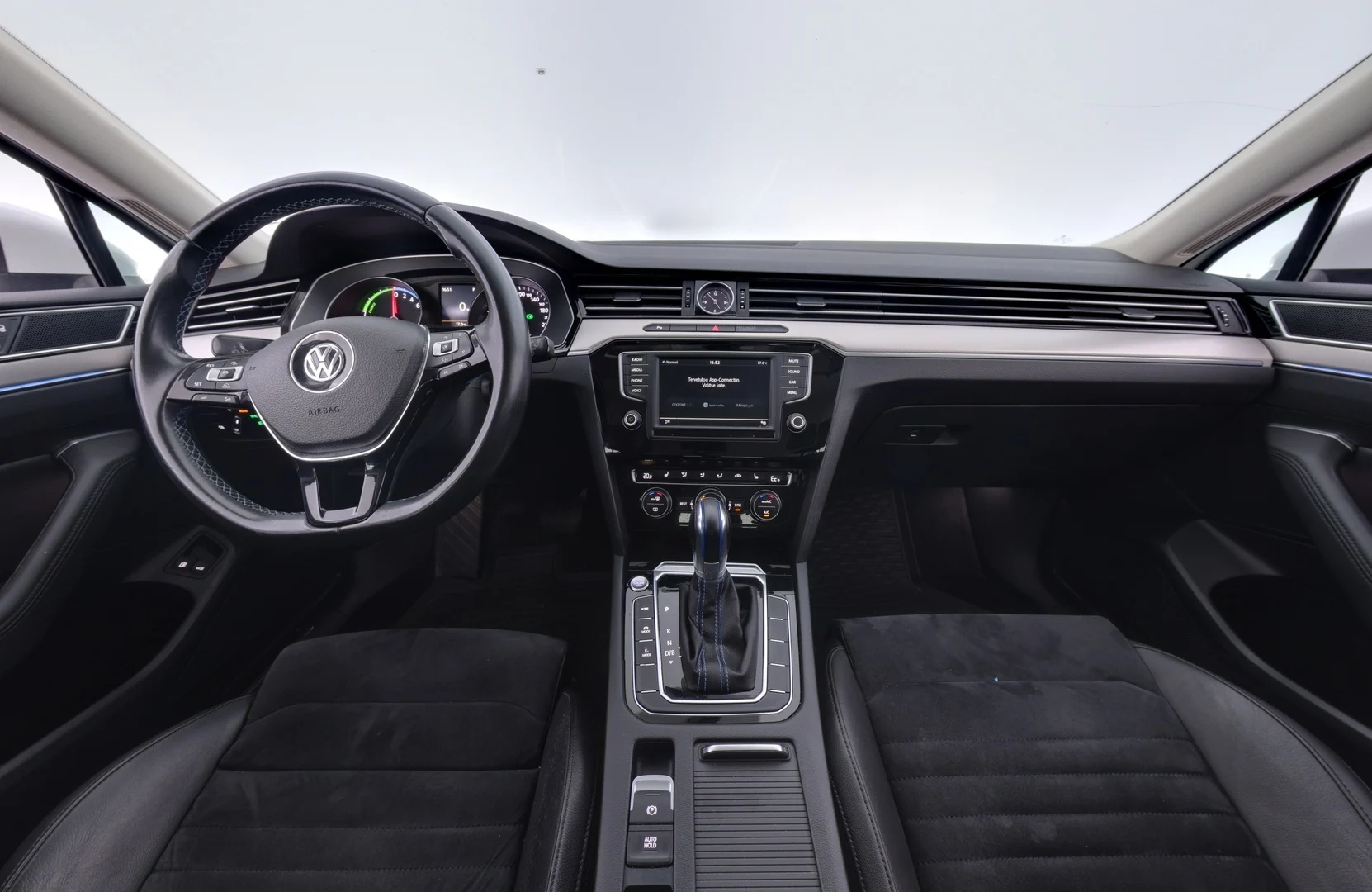 Car Image - 32MWWi9ZiD7MOLz5aEccve