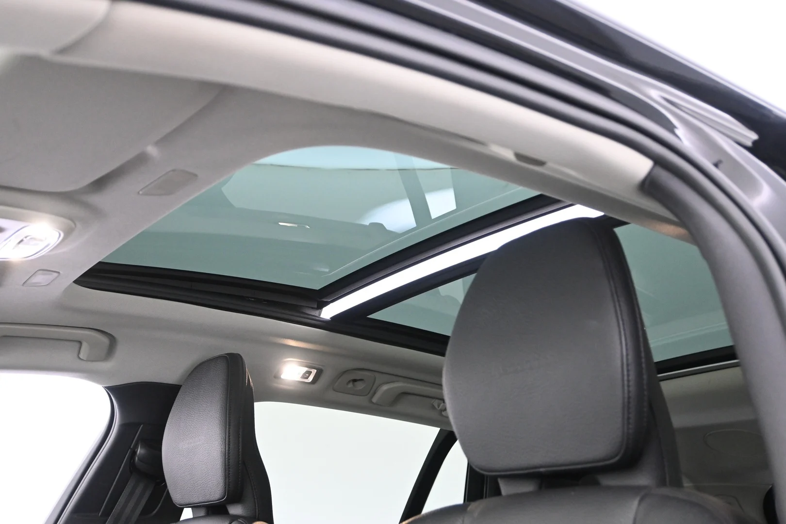 Car Image - 6UzsTQO5Jo6zKXXKIxr0fZ