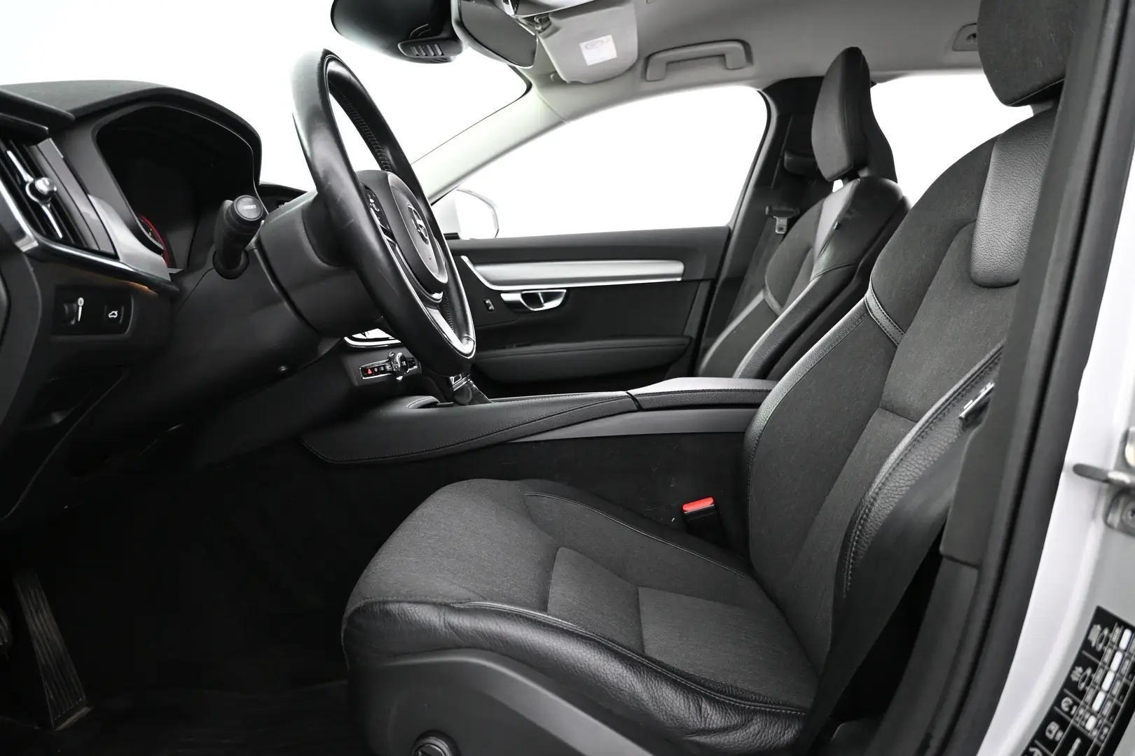 Car Image - j1jqUiweip20IwWLKdmeA