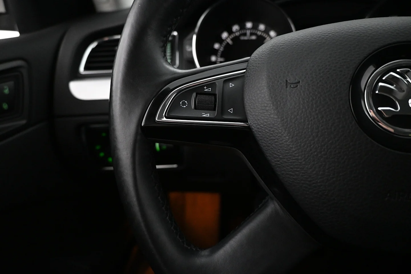 Car Image - 4WLE6v1XhPv6Drqj8eMHpn