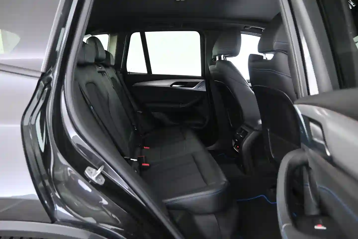Car Image - 1bSVgjAaV0SG3AE9HwtwJR