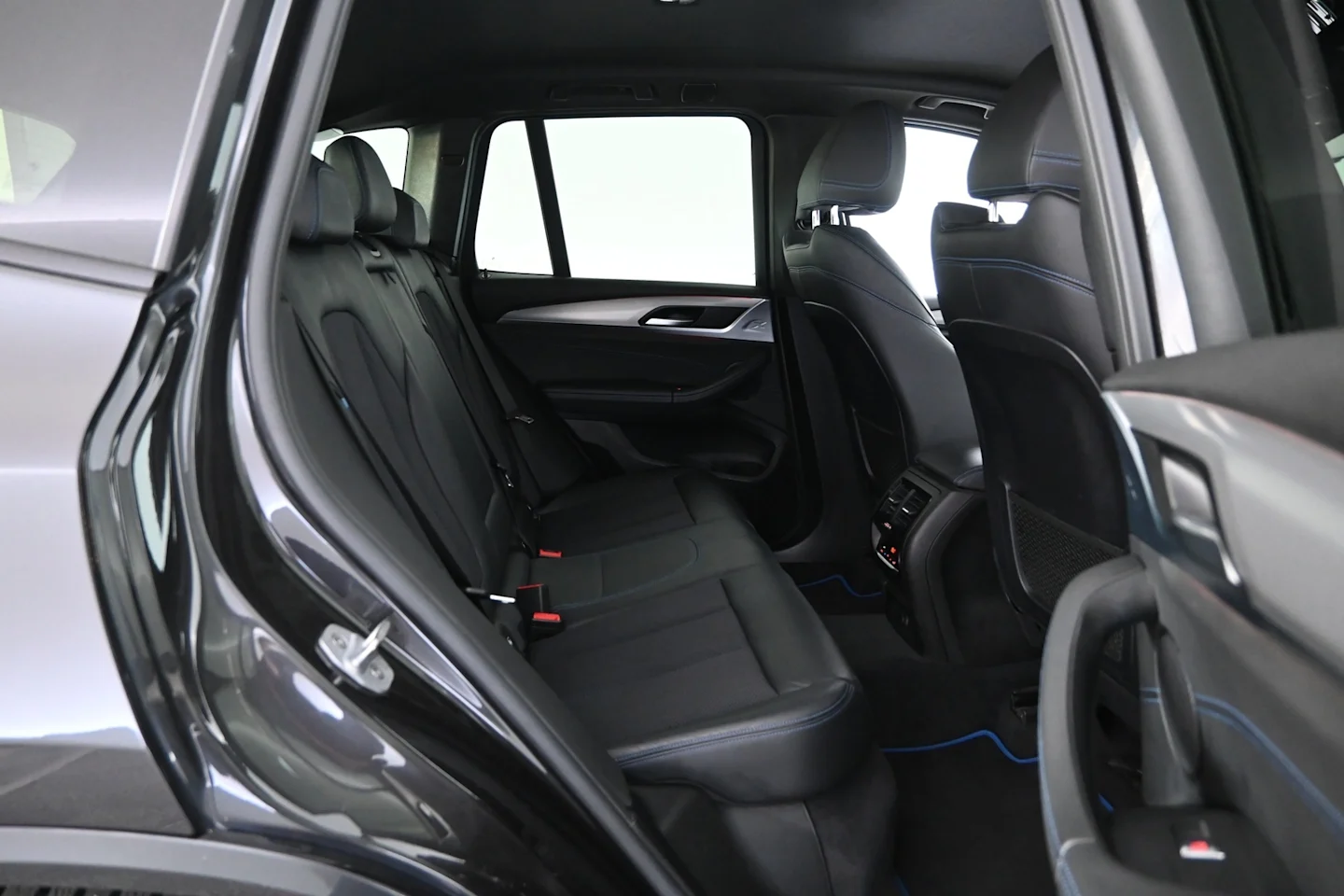 Car Image - 1bSVgjAaV0SG3AE9HwtwJR