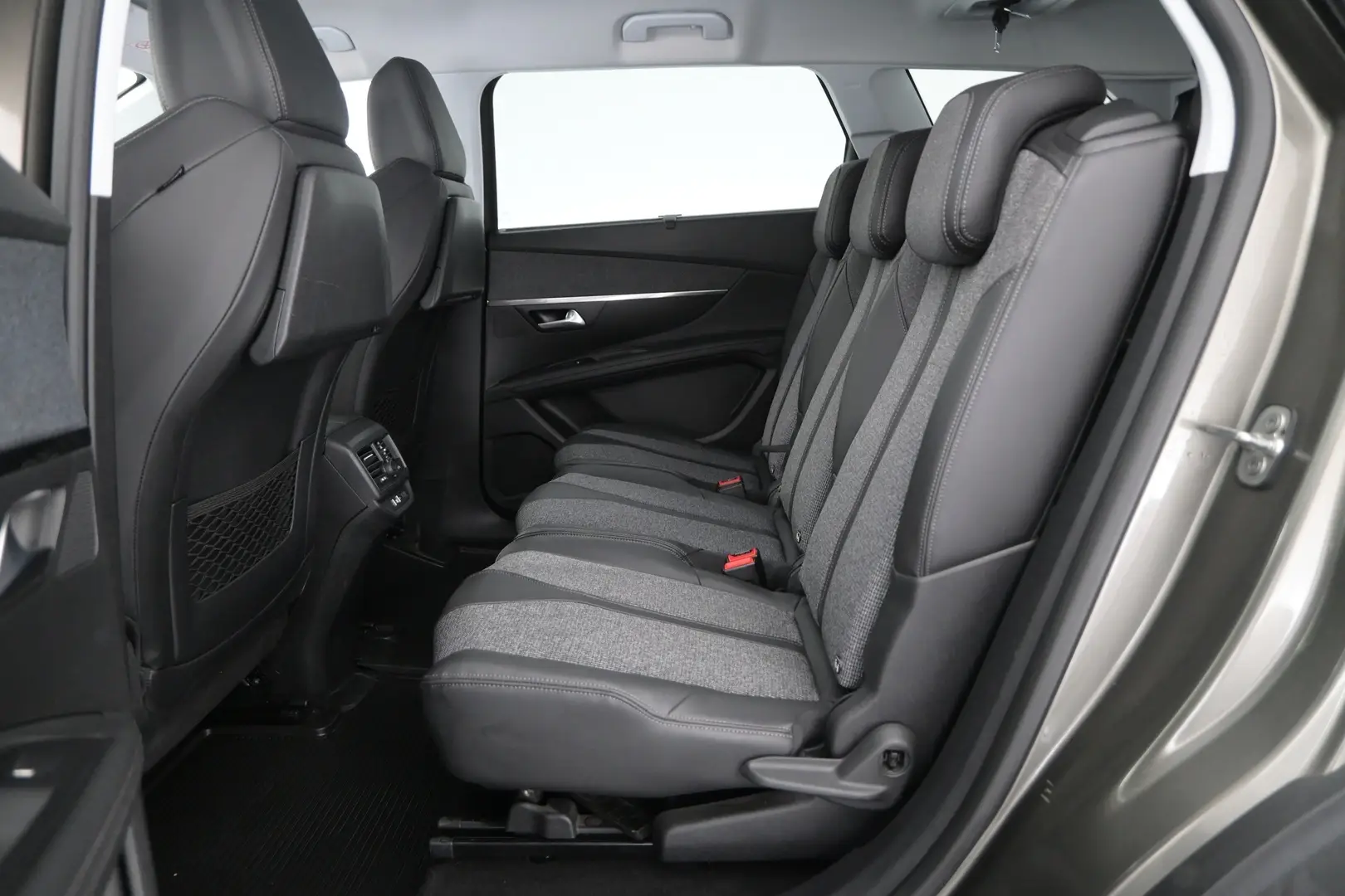 Car Image - 3HuIPffX6hK21drbtAWuVL