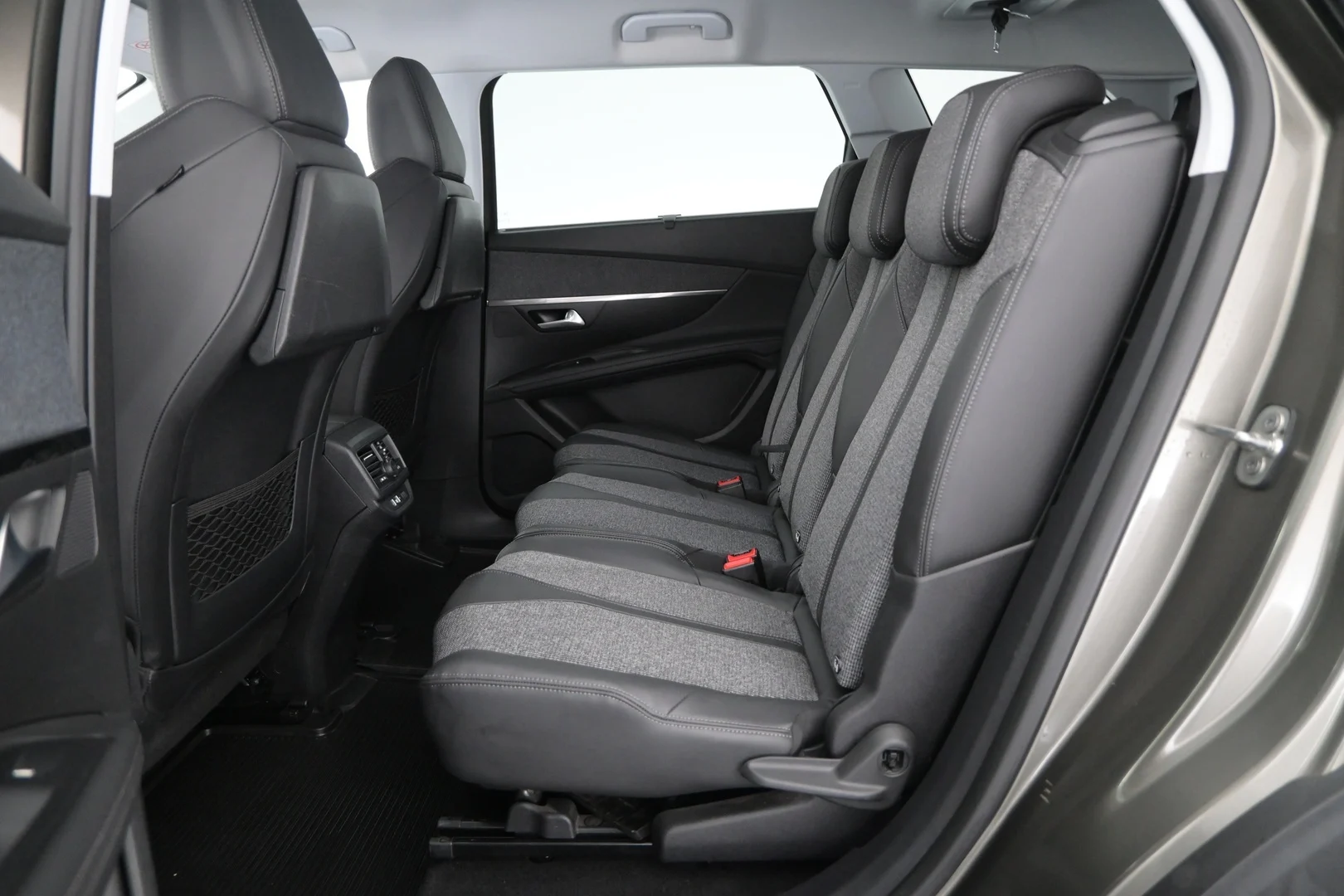 Car Image - 3HuIPffX6hK21drbtAWuVL