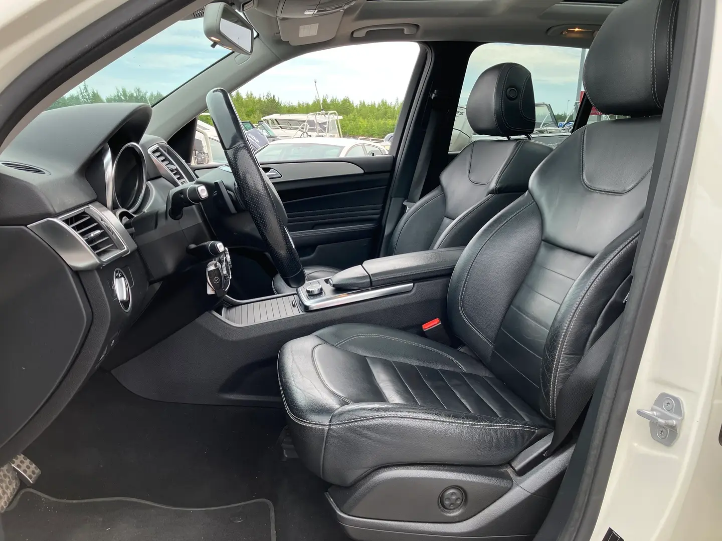 Car Image - 6EE4yH8lE9C8ZLLryhFnl3
