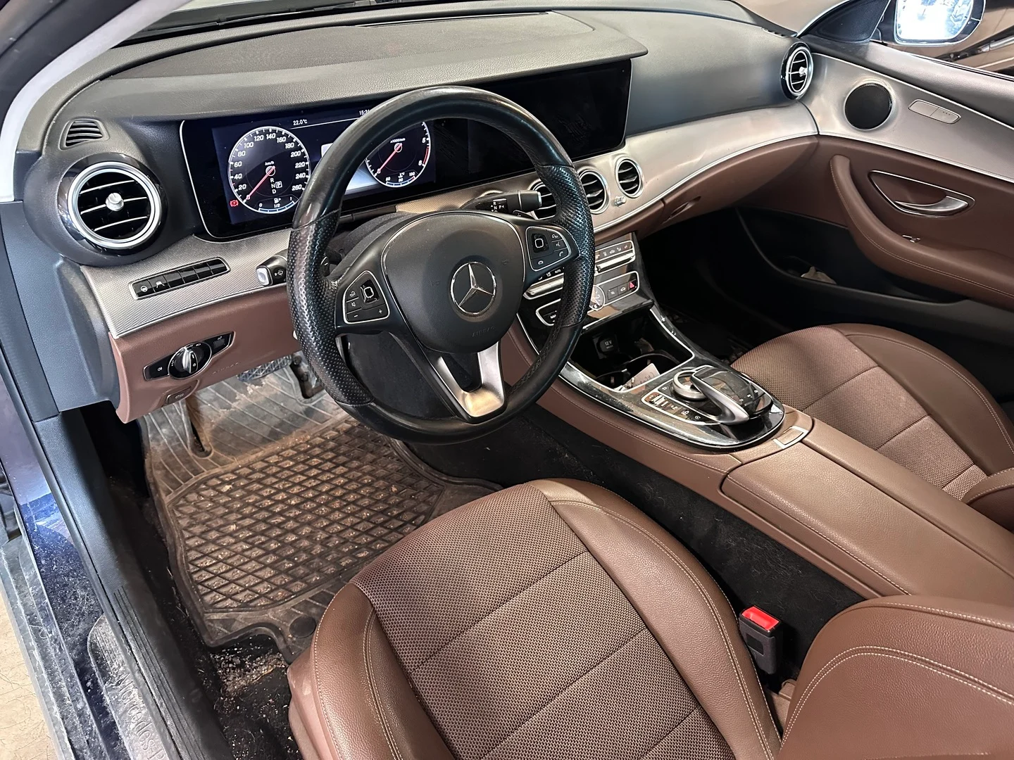 Car Image - iY3RG4CJEbScLLzwkpe1V