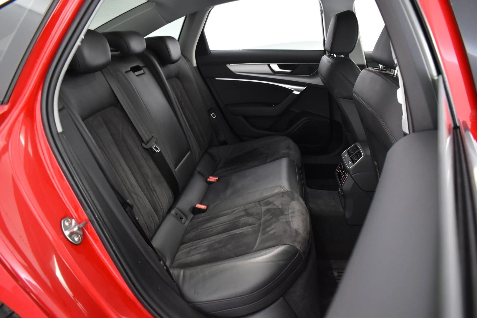 Car Image - 1xqlqFW0azBjox6nGkDAuC