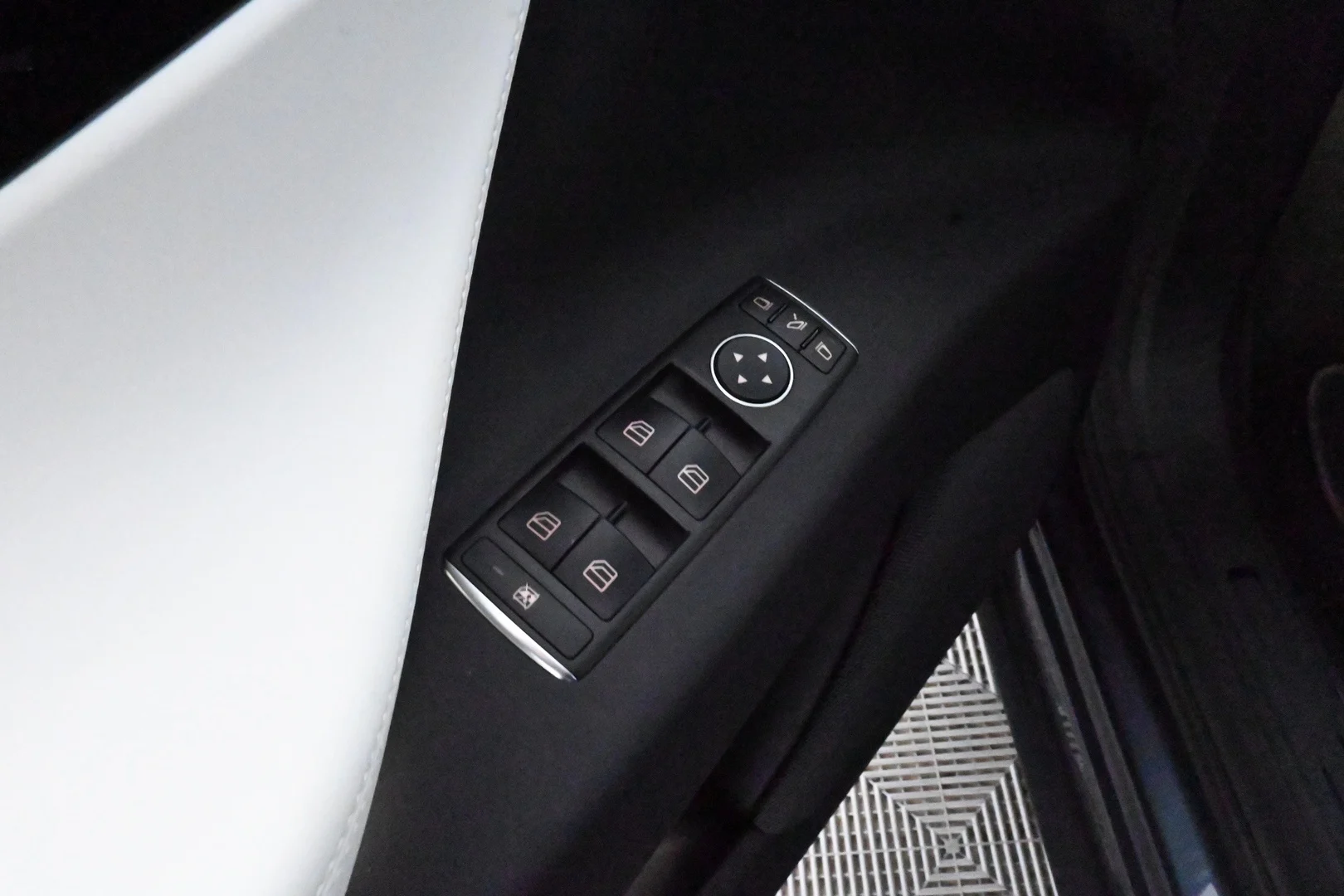 Car Image - 3x3D9vGbX5HxsffwqSjKk1