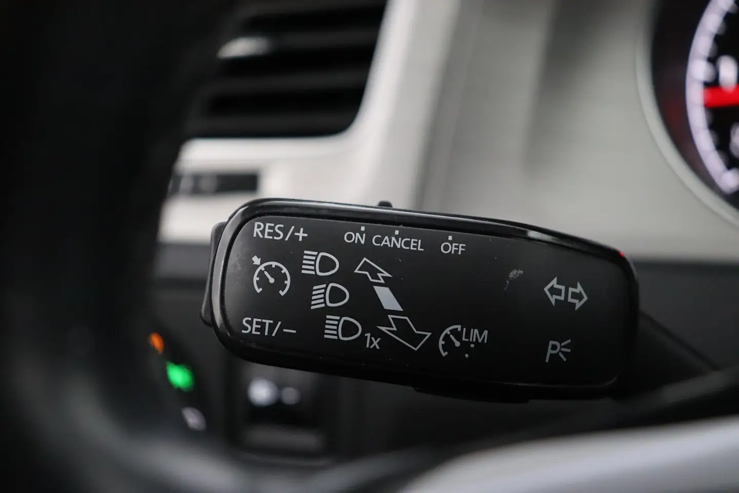 Car Image - 3FR4SZMrhR5EoCoQ1NvX2T