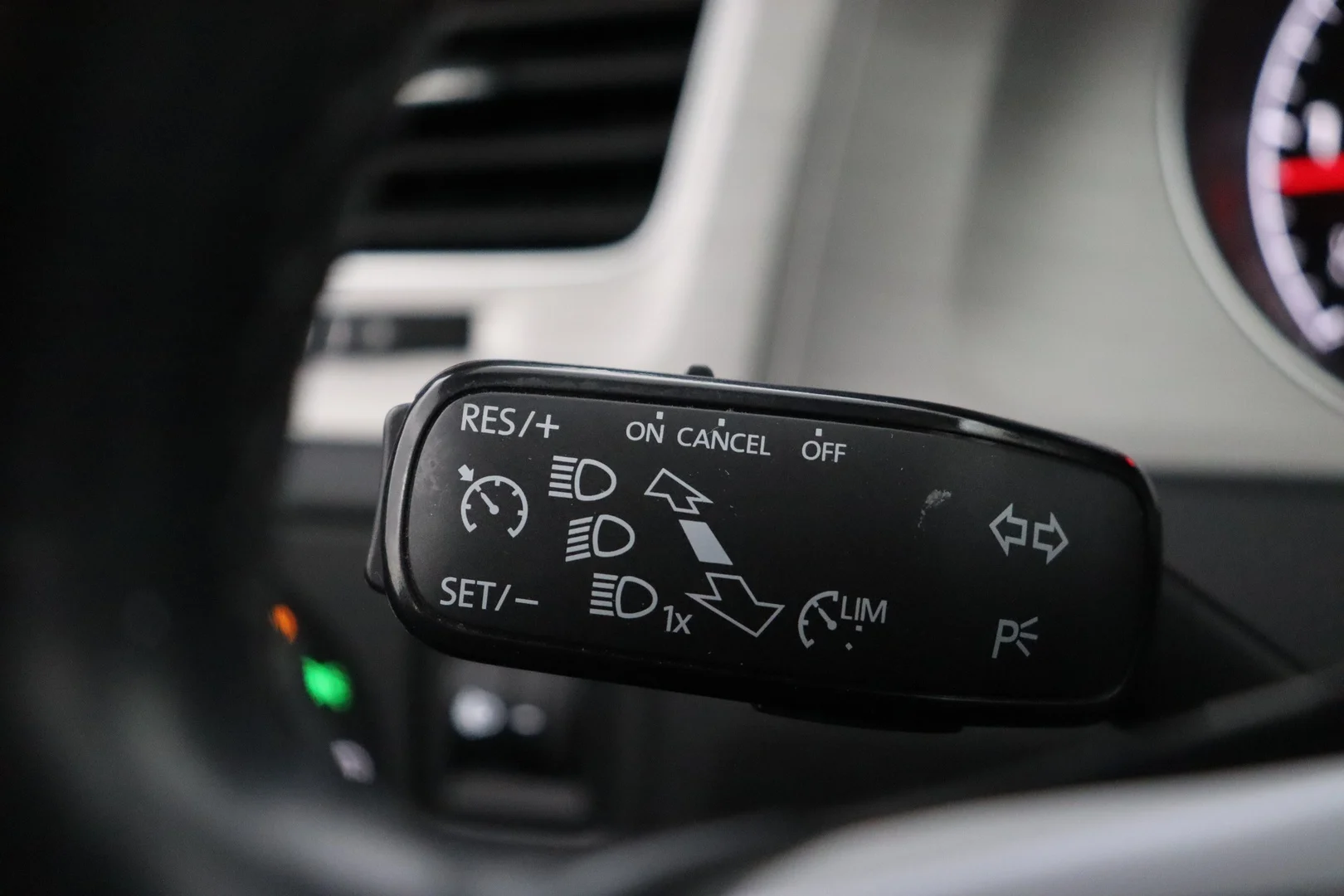 Car Image - 3FR4SZMrhR5EoCoQ1NvX2T