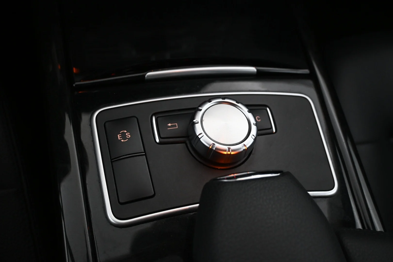 Car Image - 7i9HyxXVvzwwRkAMUDWyzu