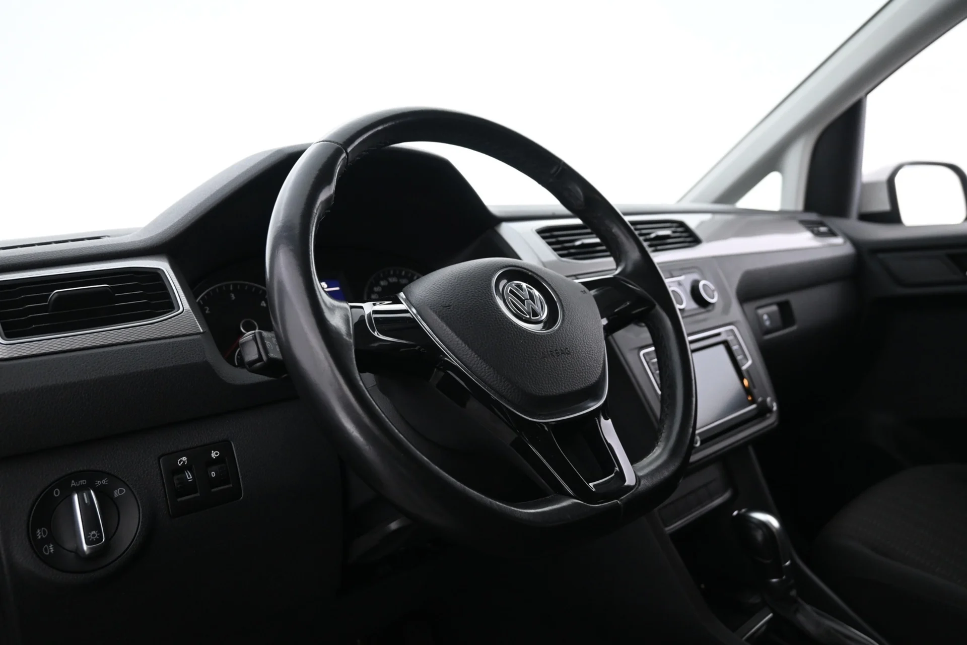 Car Image - 5P7IqyeVb5yBT8IccHFegG