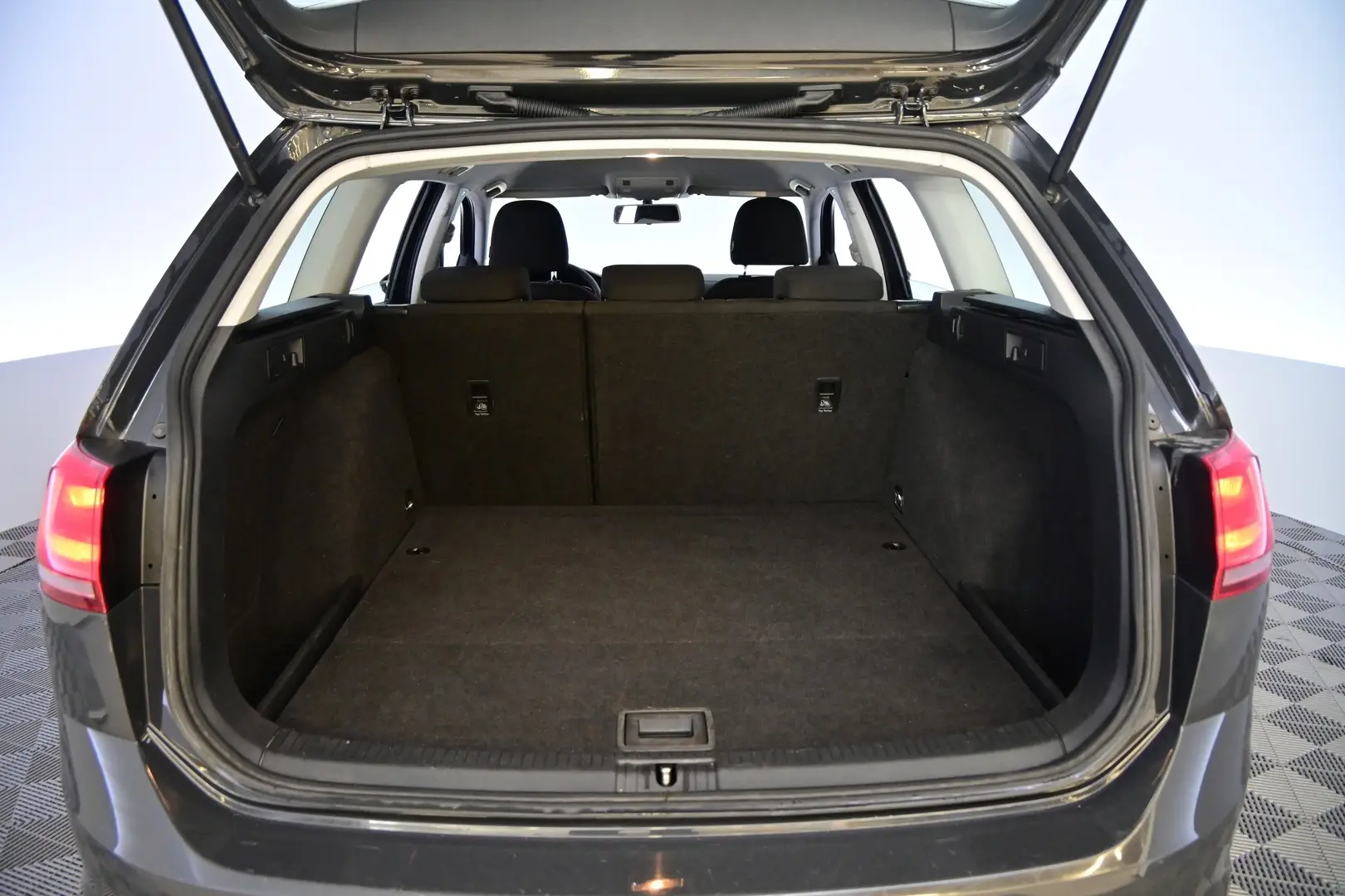 Car Image - 4GQH2LuB9dNzhQ1Fj5JPRX