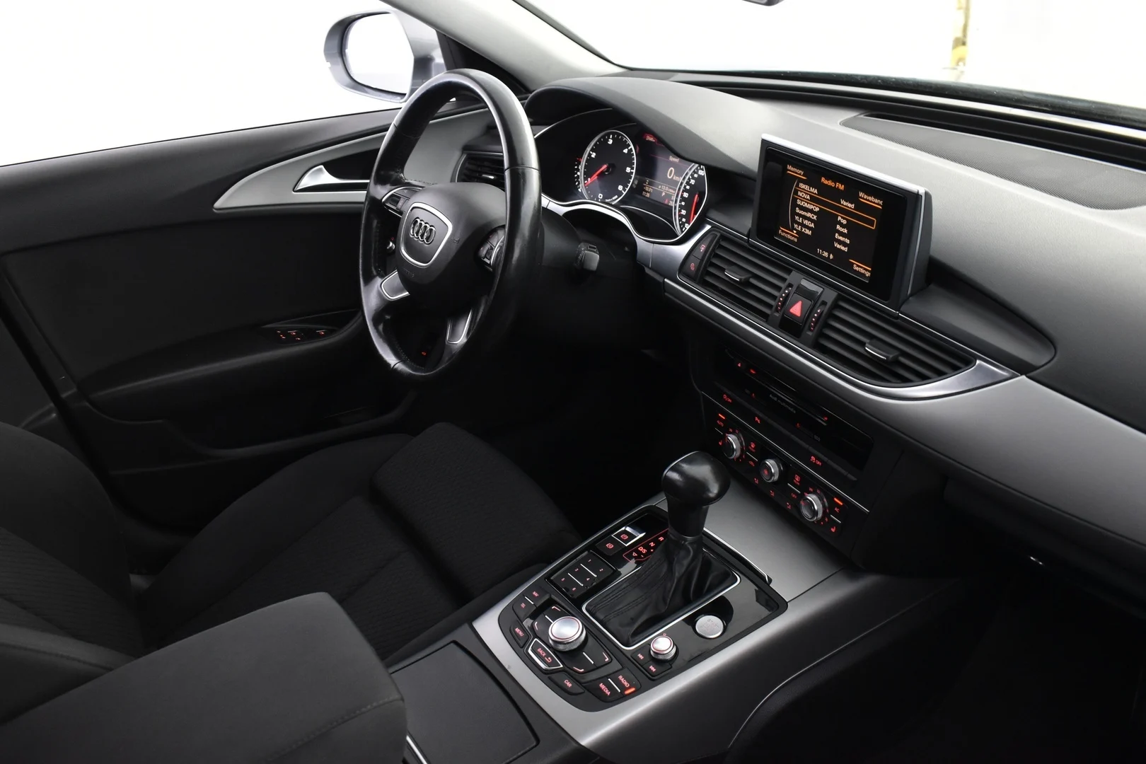Car Image - 15M04iBWxJXcYIRXYkzPZn