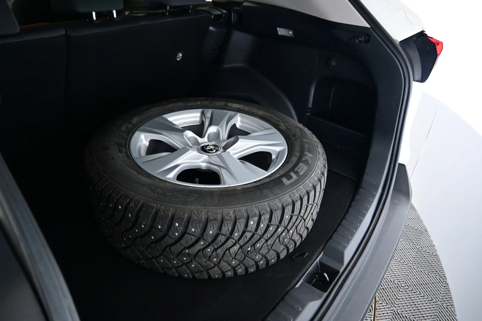 Car Image - 44WHPdwxqqxEqjkYHNI6BO