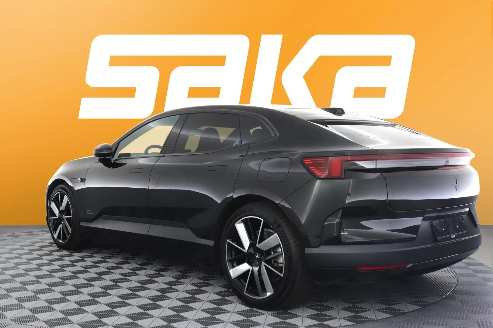 Car Image - 1qR3R8skgQD21IeZ3tON82