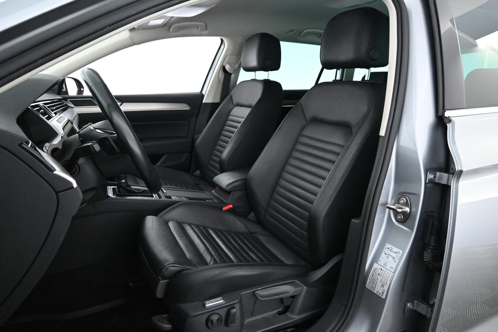 Car Image - Ri4h20Wo10jjigK9ZvtvQ