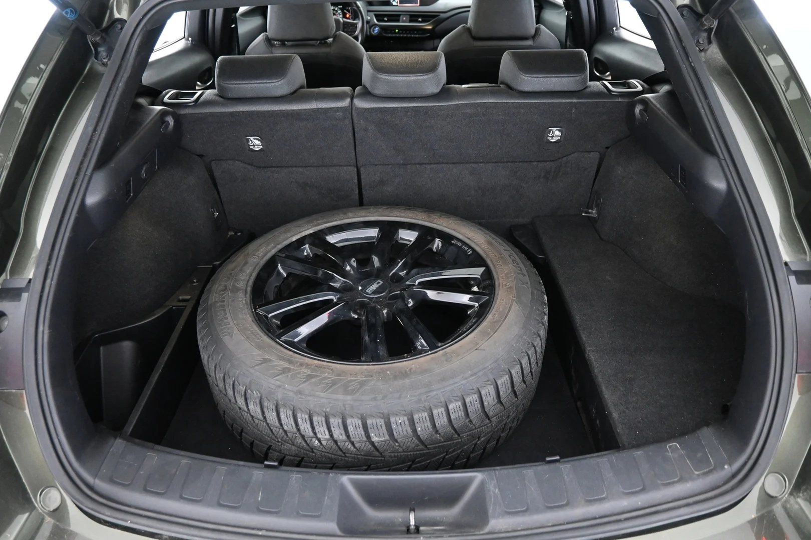 Car Image - 6L98iUJz5FVYEyFAFu5ADp