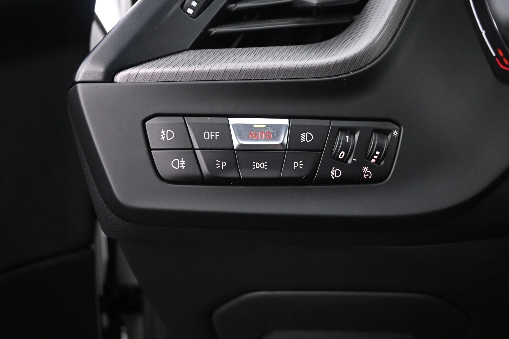 Car Image - 2tPVJz7hx9YX3kQhoRIDI2