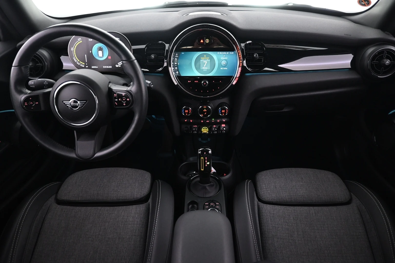 Car Image - 2oORLk1a5Y1fD9BzCq03nq