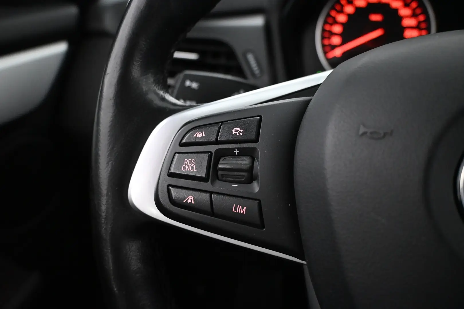 Car Image - 3rKRjIFMn0xga0aad6COtX