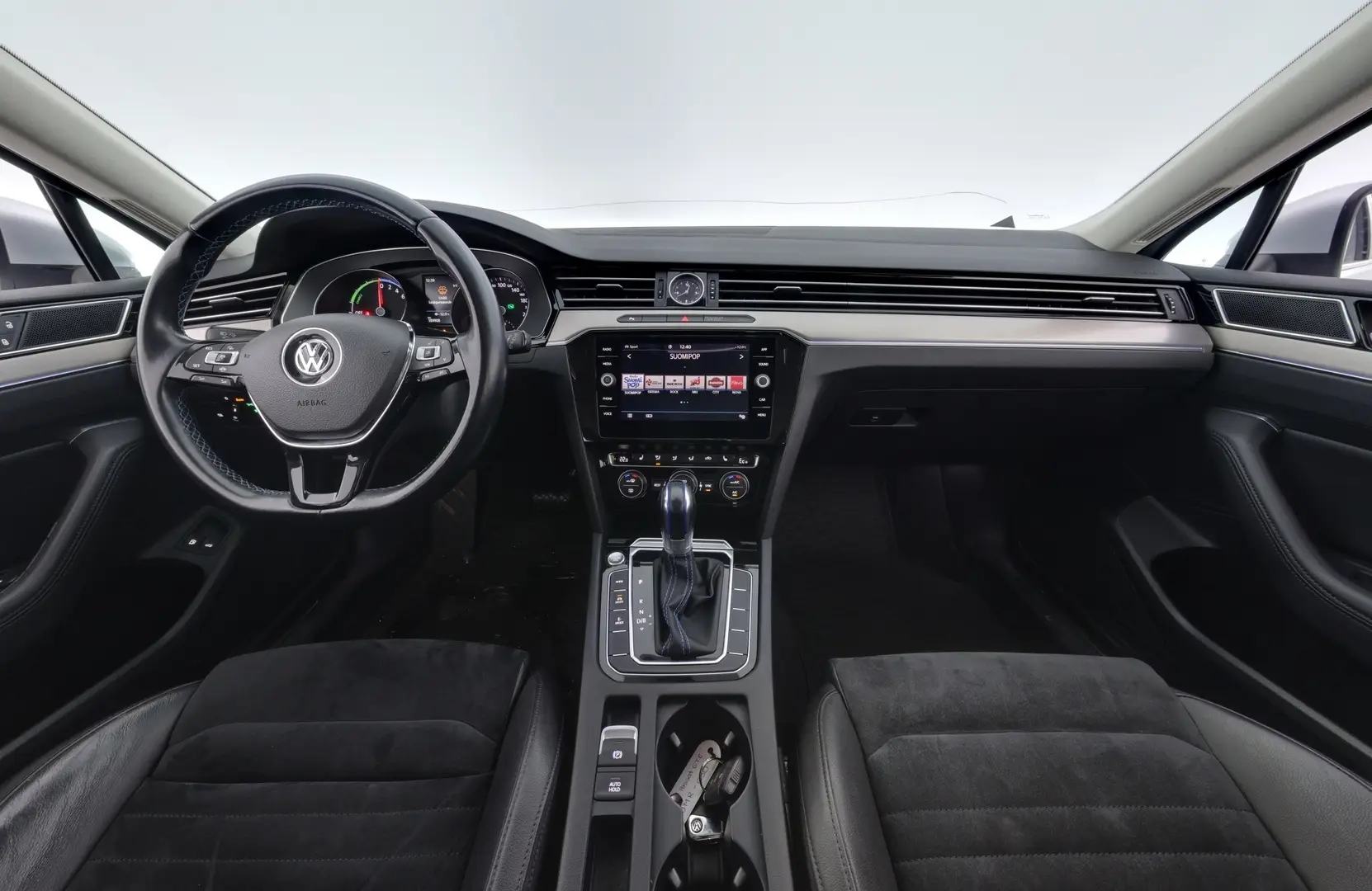 Car Image - 3Kfiu7oIfEuxYT8KgYBhAZ