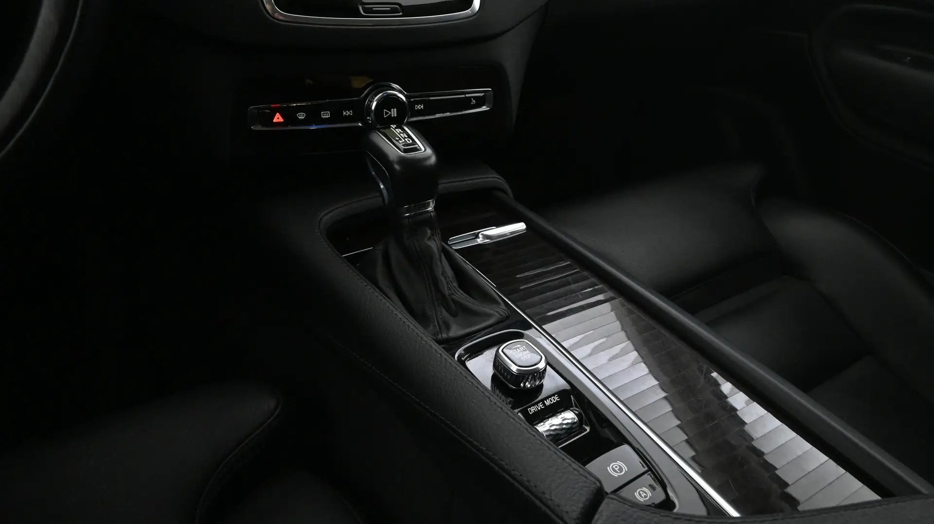 Car Image - 1iFaSm8cfhKBSjtSmPGvg7