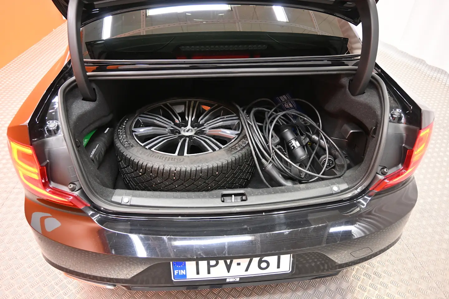 Car Image - 7uA1qSiMrZqz8cOSy1V6cZ