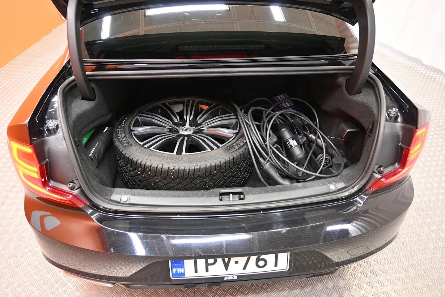 Car Image - 7uA1qSiMrZqz8cOSy1V6cZ