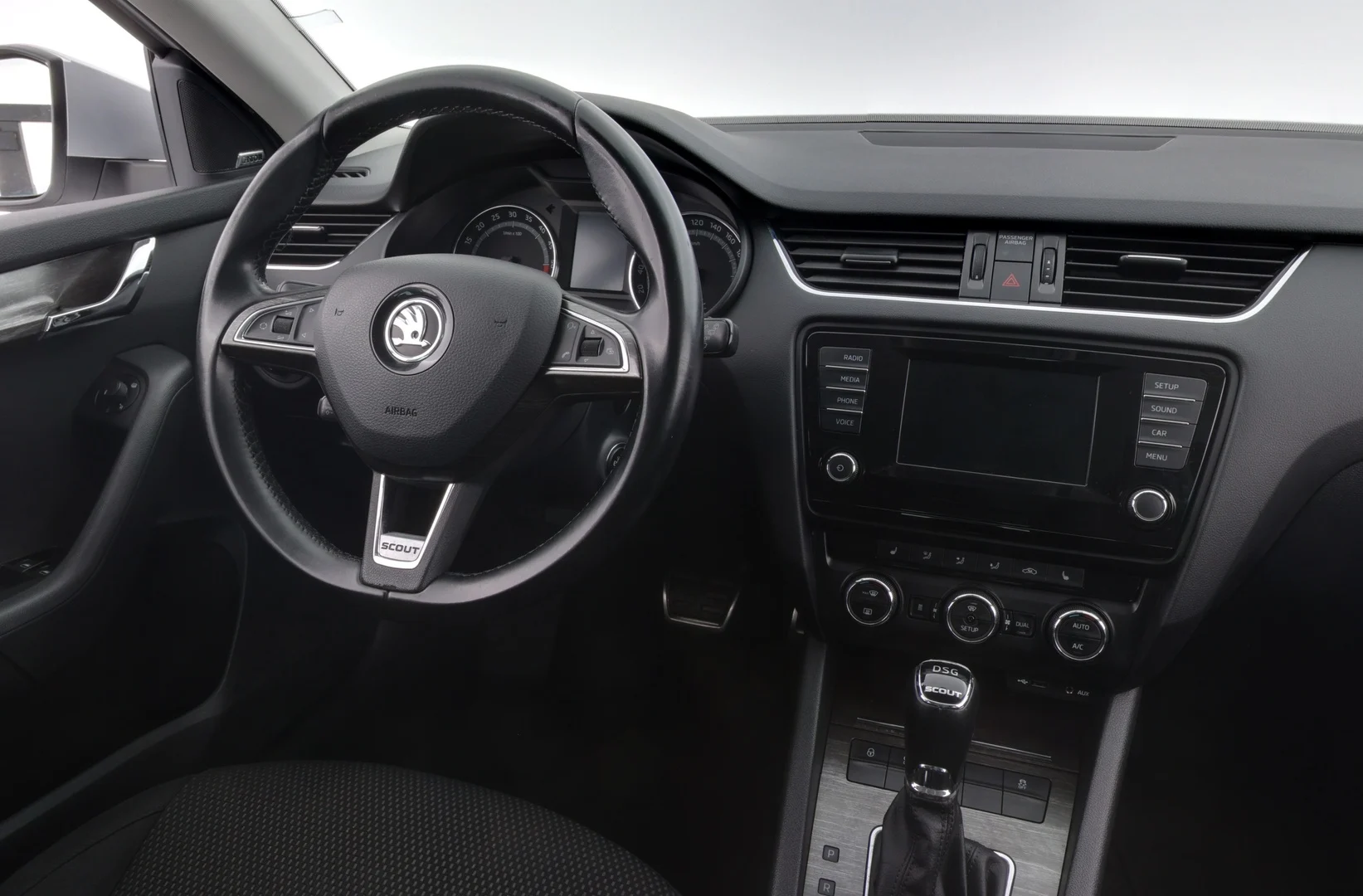 Car Image - 72YtNw0L6Q02AhpjgOzRr6