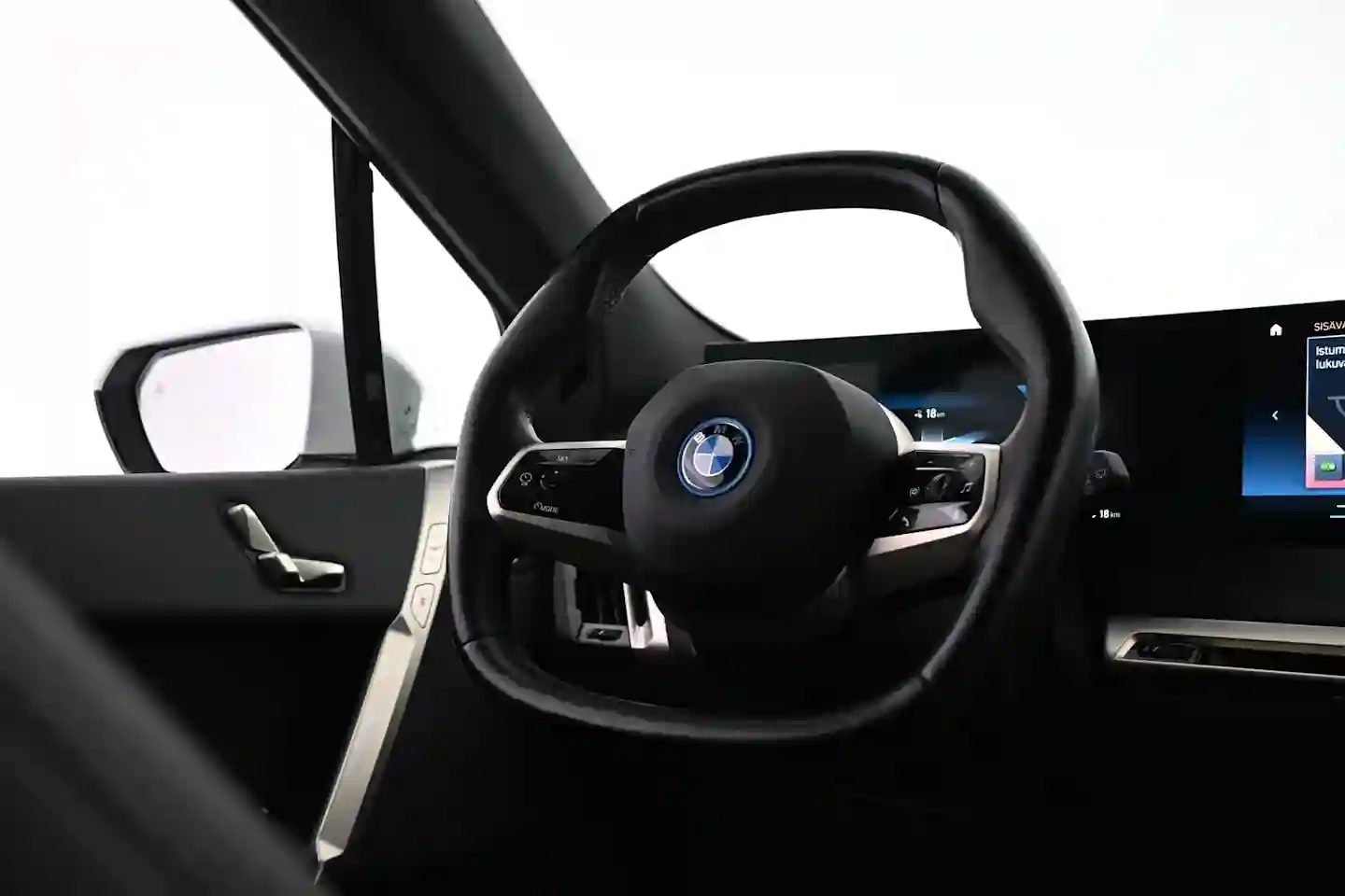 Car Image - N63FfwqNESULjJYM7nKS1