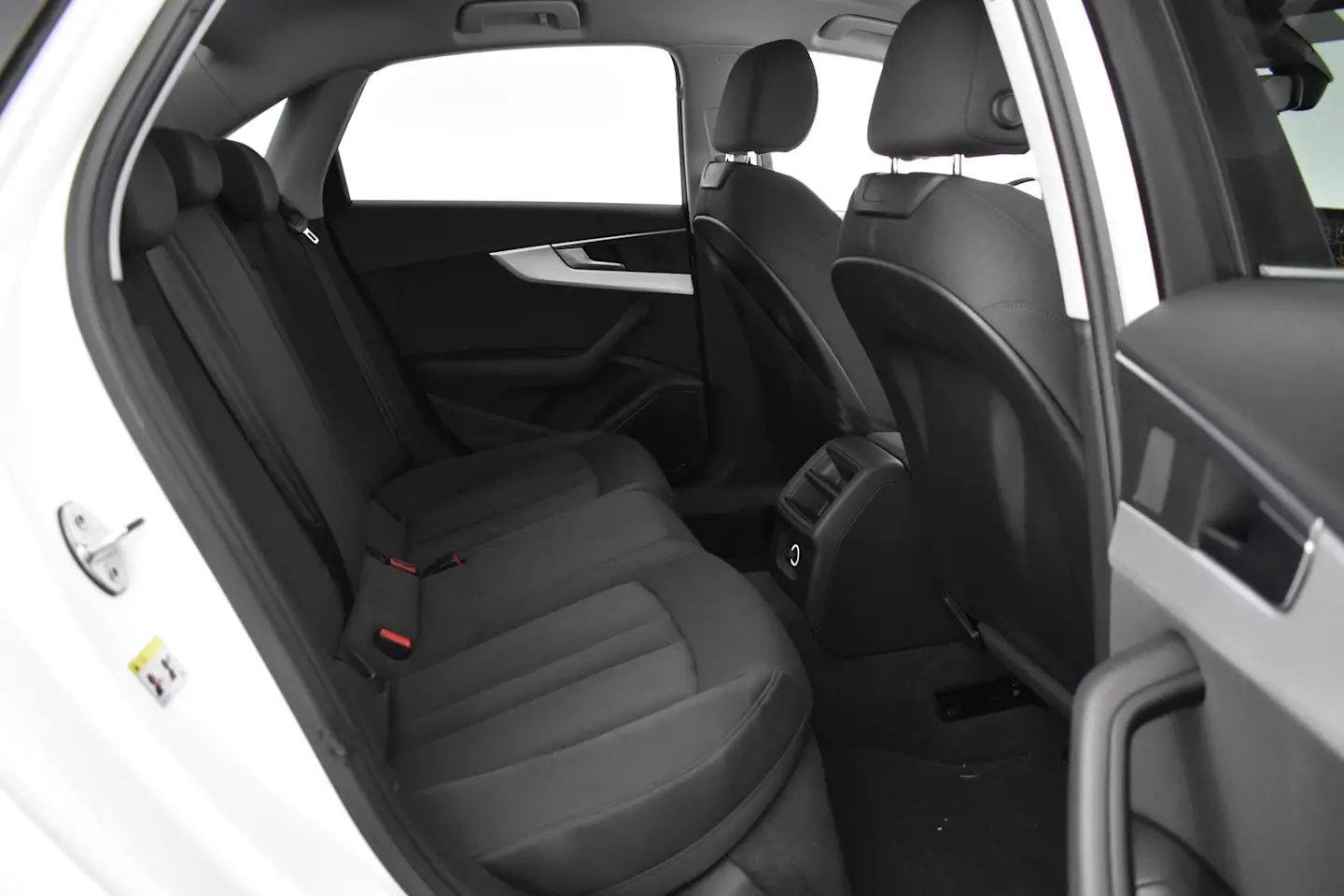 Car Image - 6nGDKICNmitjfvJjchIFsN