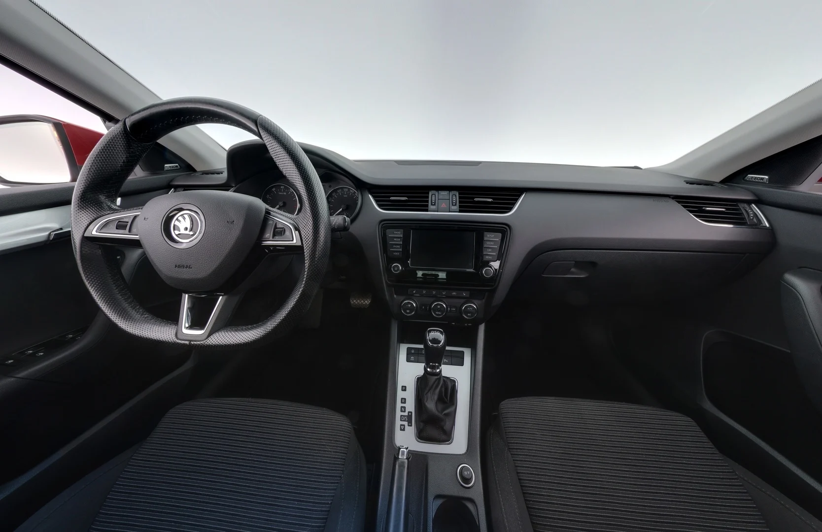 Car Image - 2Q4XcGlGjuImrbX3qycF8