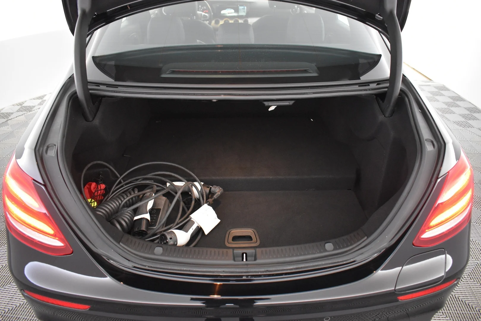 Car Image - 4GrwEMJr2gsjh2GwIHFRCP