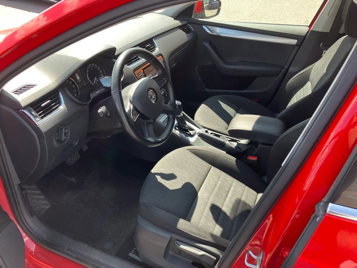 Car Image - 53k33LL8cOtQJHkxFOGRWv