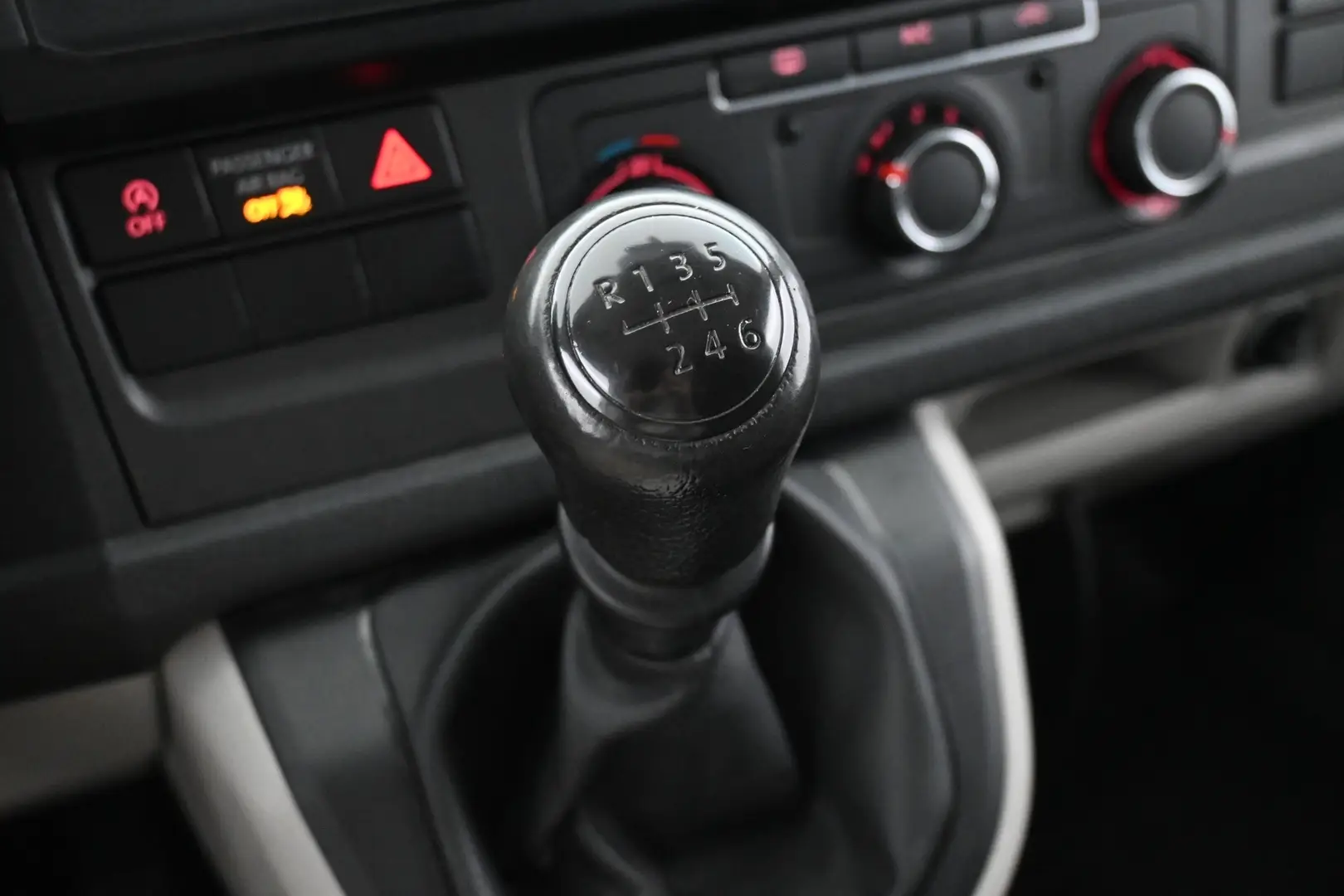 Car Image - AOCwEuwV8adroO3NOK2hh