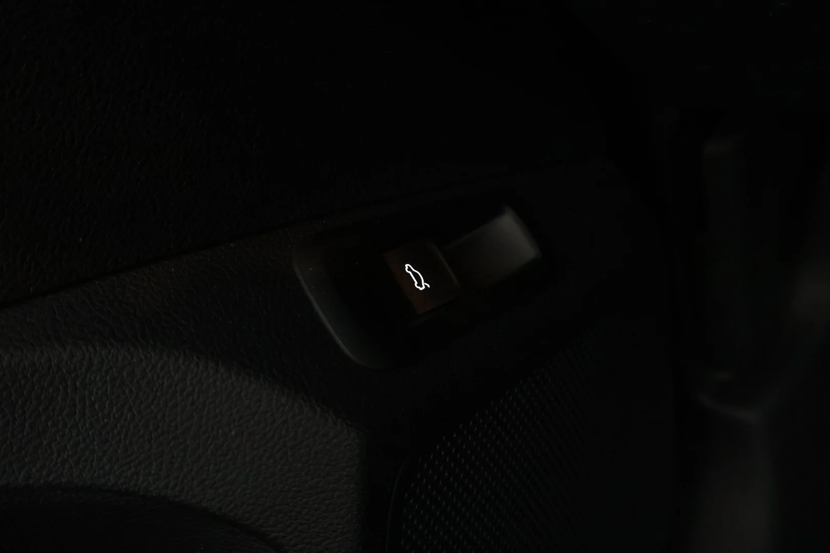 Car Image - 6mttwVXhi4mBDUwSyQsp4L