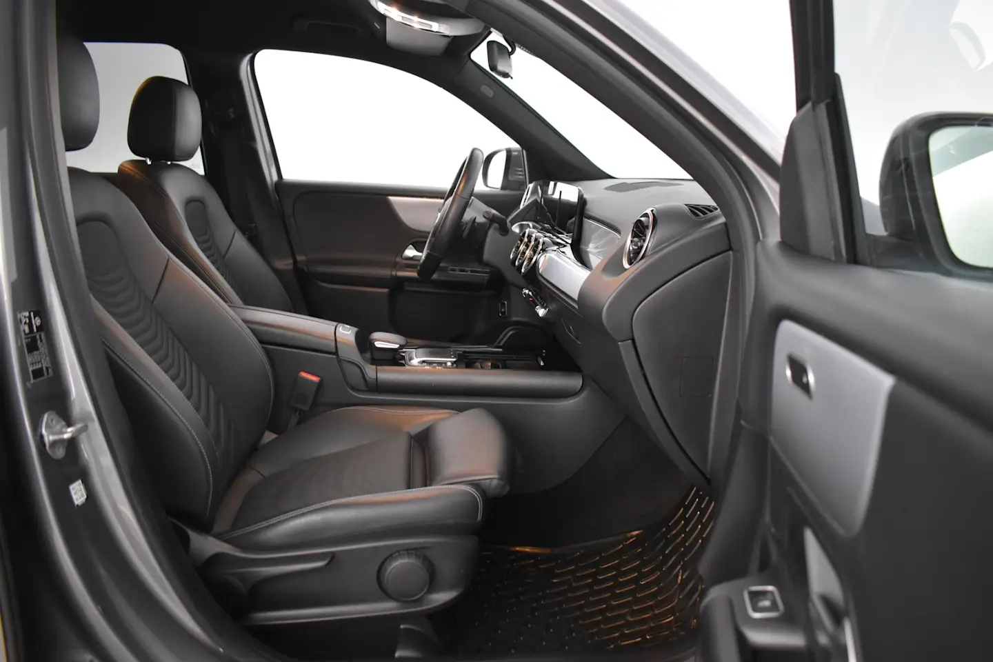 Car Image - bG0qDKzeyrByjZZmSAheX