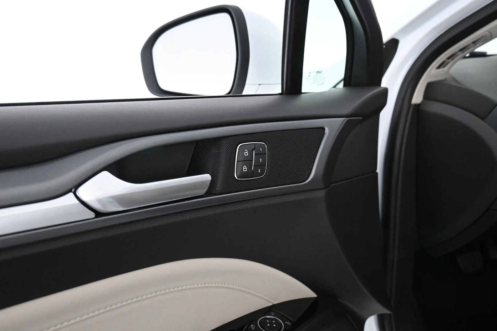 Car Image - bT3wZ27TtceL7gD34Y1rc