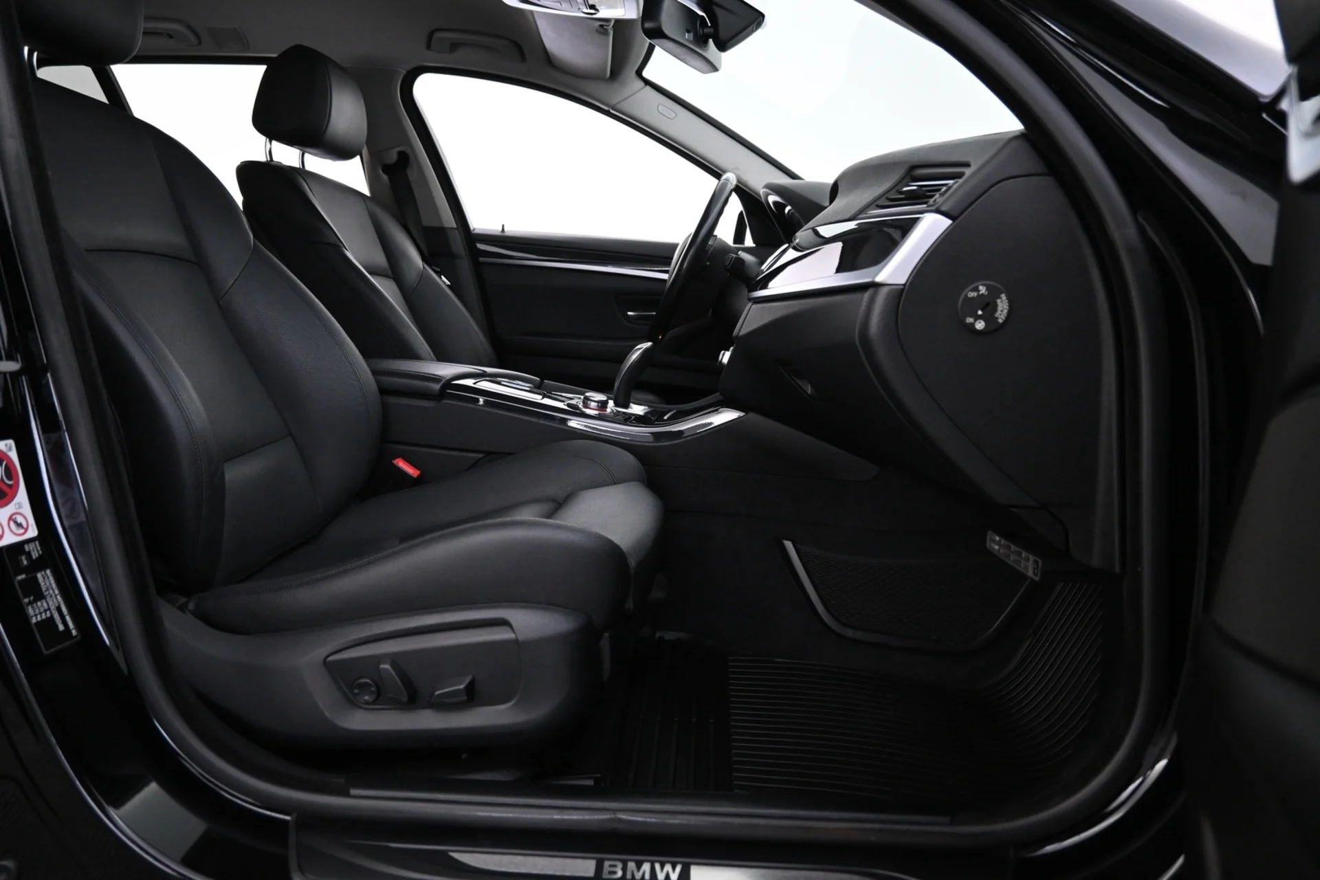 Car Image - 53mm3YxiO2YJuxRFDCdBo0