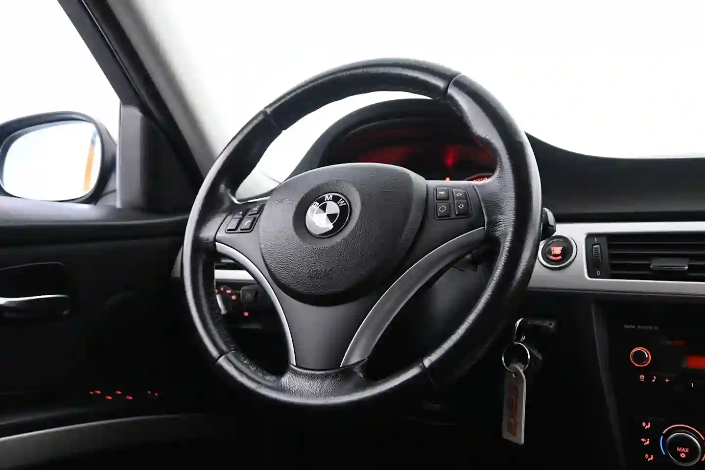 Car Image - 3PxLrYTDVwrmKaGubjnF9d