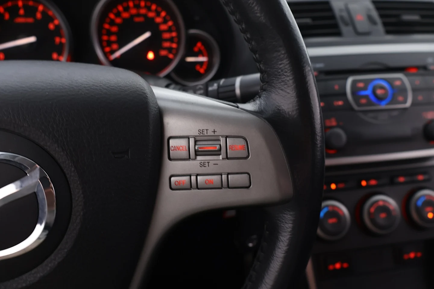 Car Image - 30leQ0CnjzHjiM4JYzHrDw