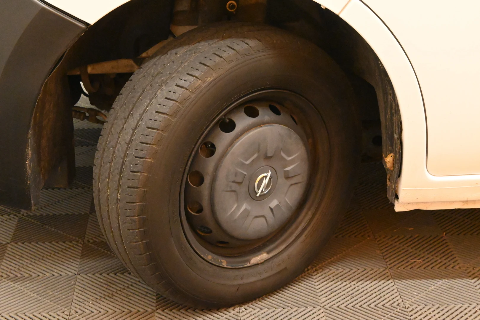 Car Image - 7F1JU8AeG8HpVd40L4j3Ok