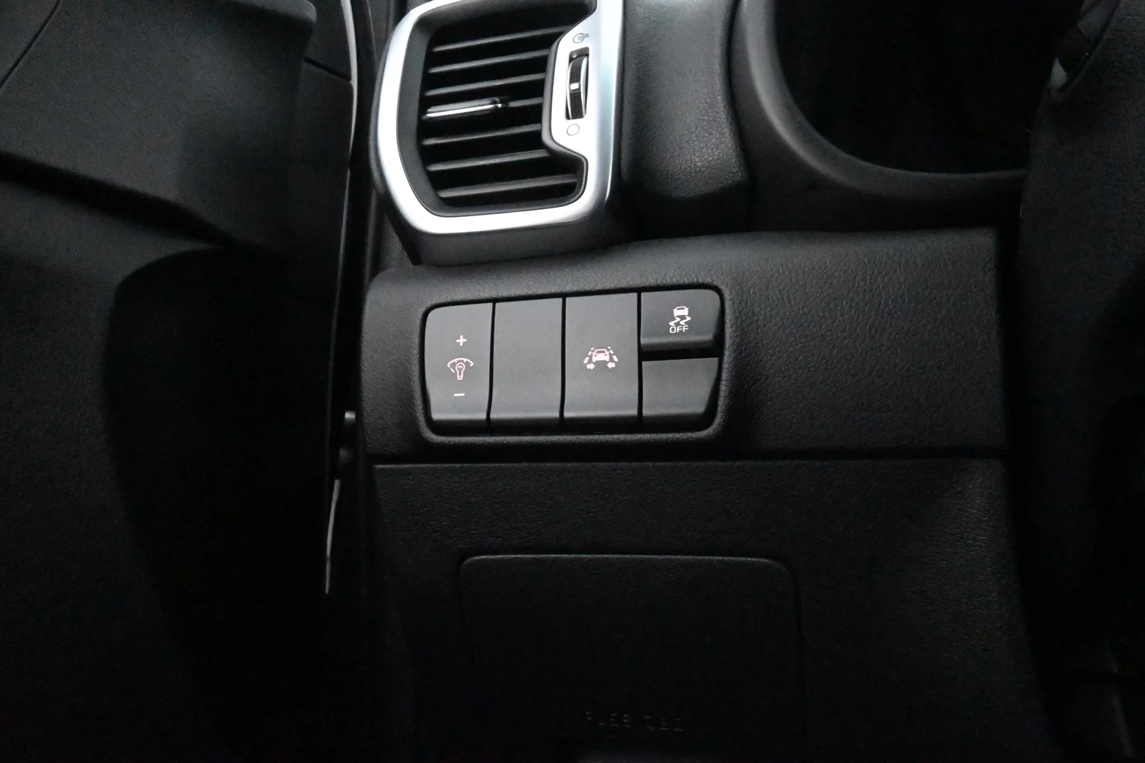 Car Image - 1ig3vtLMYxwhZOHKJzIQB5