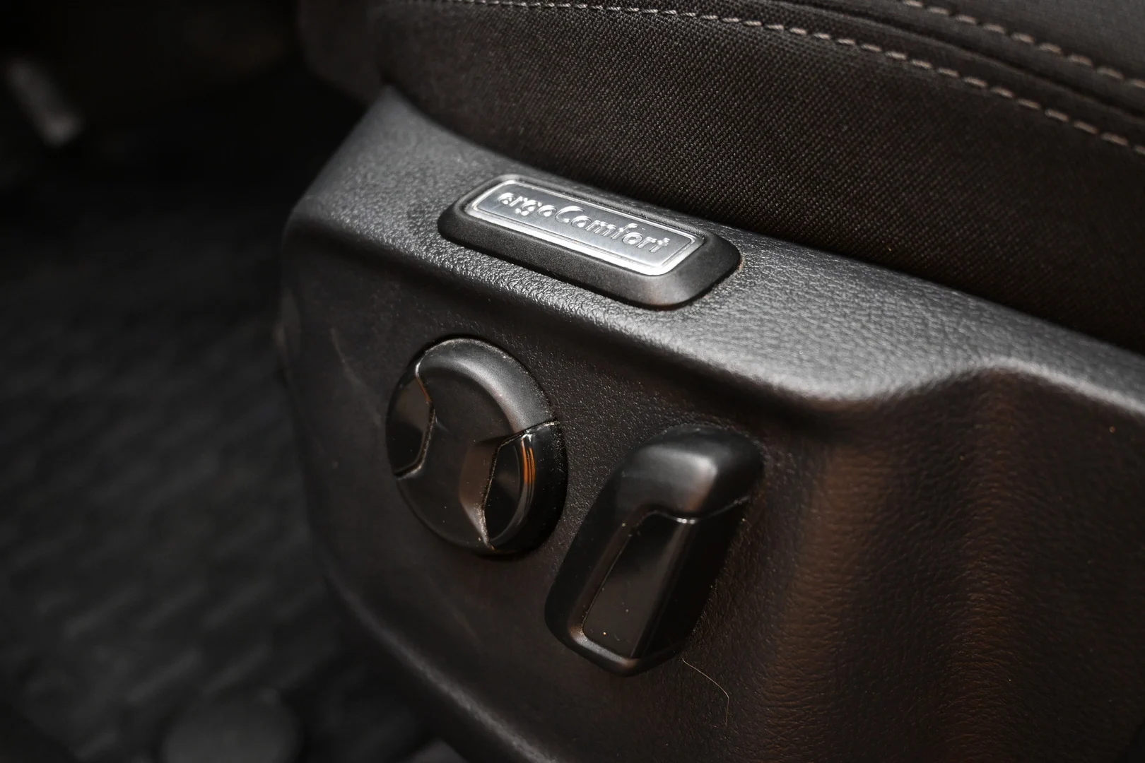 Car Image - 4lIMgOC5v5BJzDkQNsHO8b
