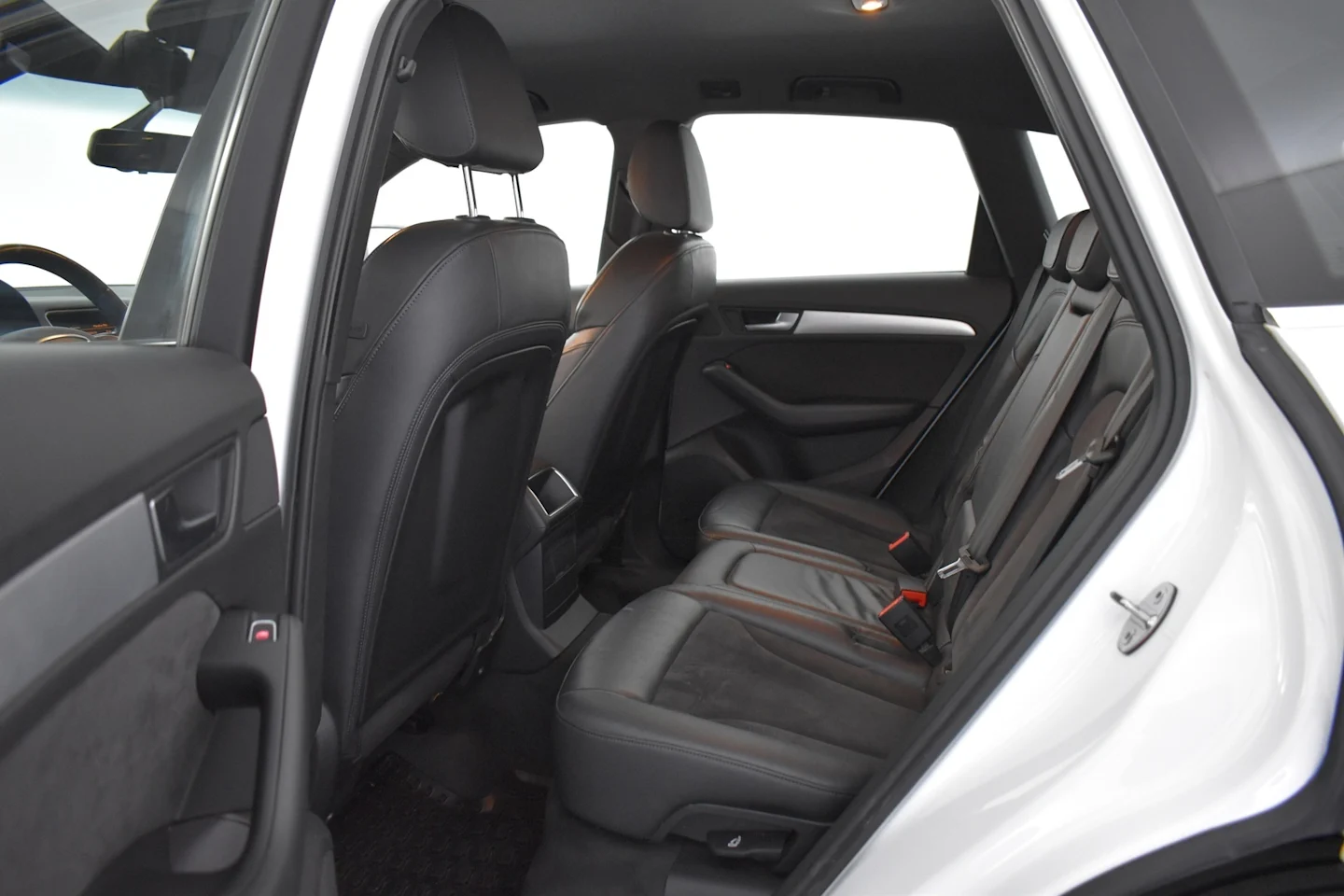 Car Image - 5XSpMe8BehMms6xCPiYOLj