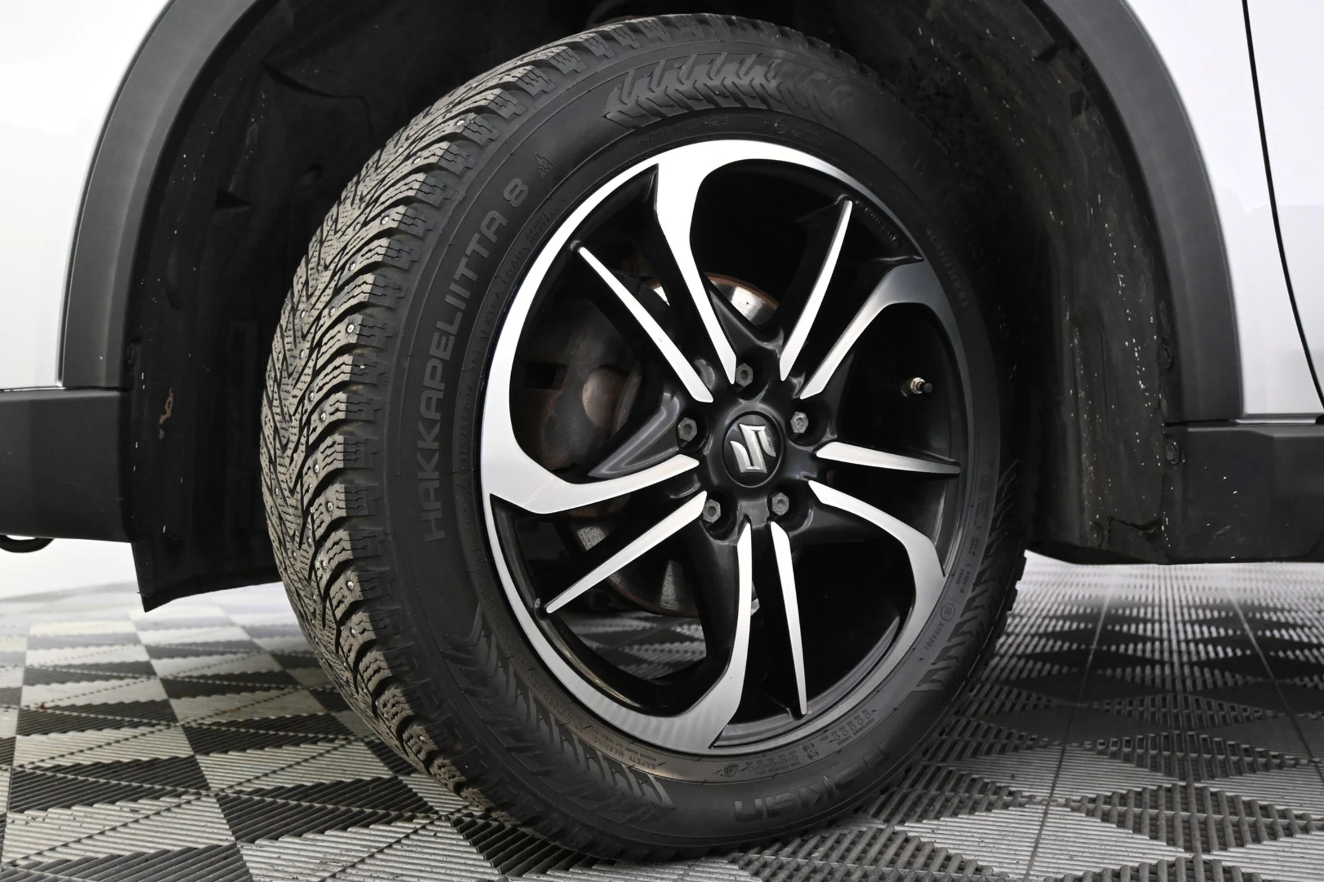 Car Image - 4hCIHn10QL4qHkmxWSG5xK