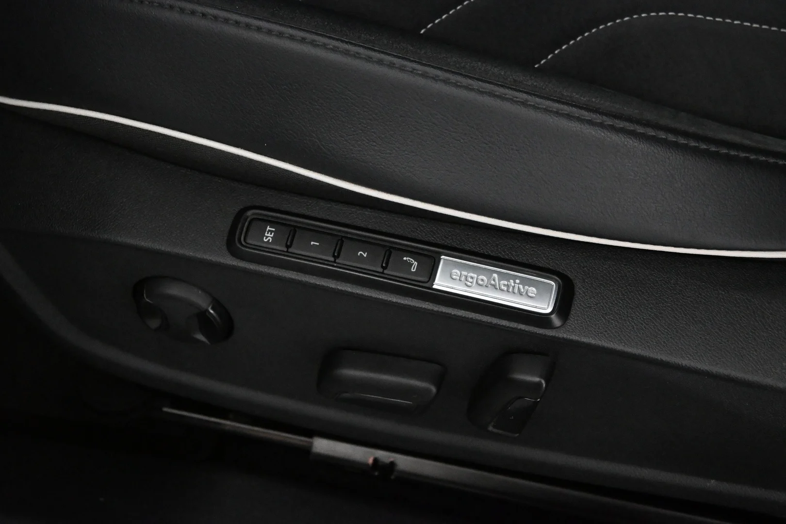 Car Image - 7wSVHQUs00zhxUGM4EKEG1